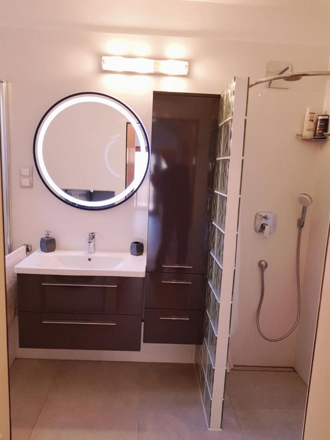 Apartment Centar Omiš Esterno foto