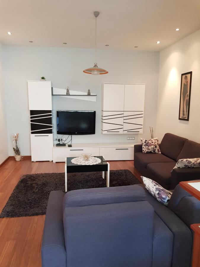 Apartment Centar Omiš Esterno foto